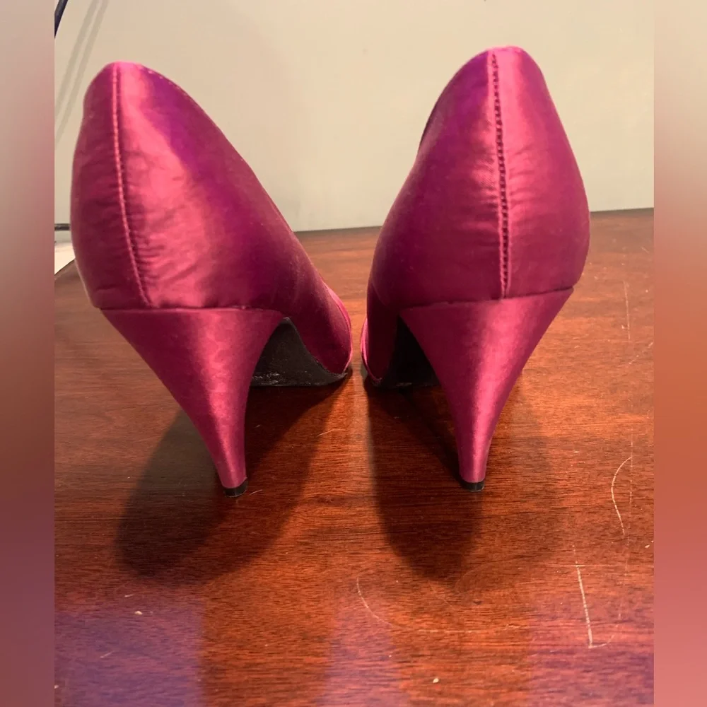 Plum Rocket Dog with cute detailing - Picture 3 of 4